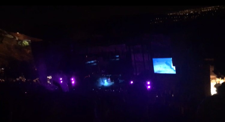 This image has an empty alt attribute; its file name is flume2-1.jpg